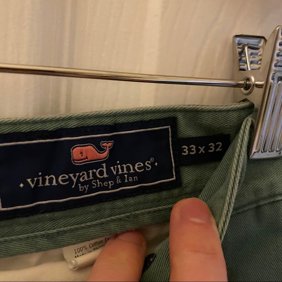 BARELY WORN Vineyard Vines Green Pants!! 33x32 - Picture 2 of 4